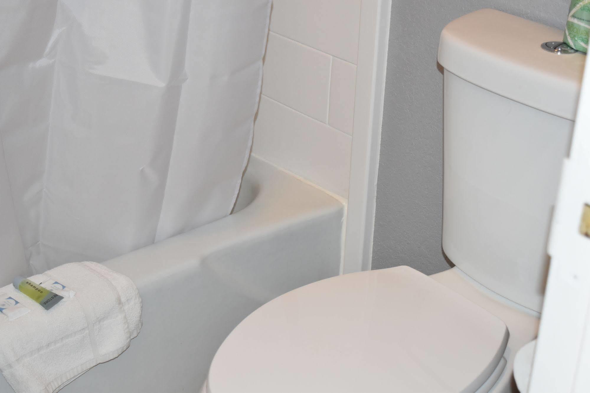 Woodfield Inn And Suites Yoakum Eksteriør billede