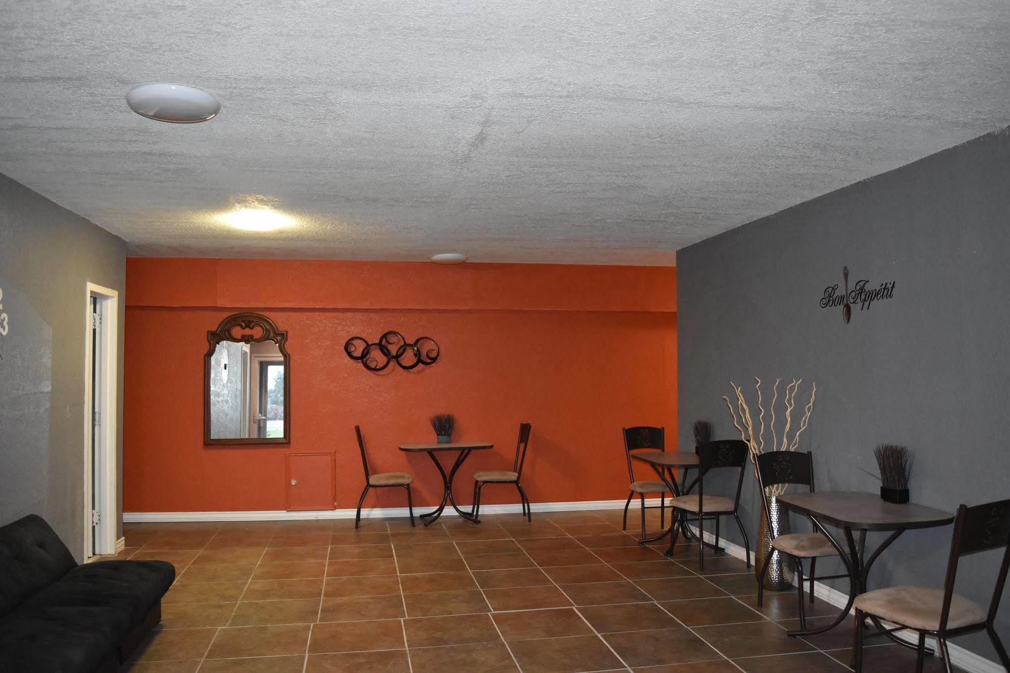 Woodfield Inn And Suites Yoakum Eksteriør billede
